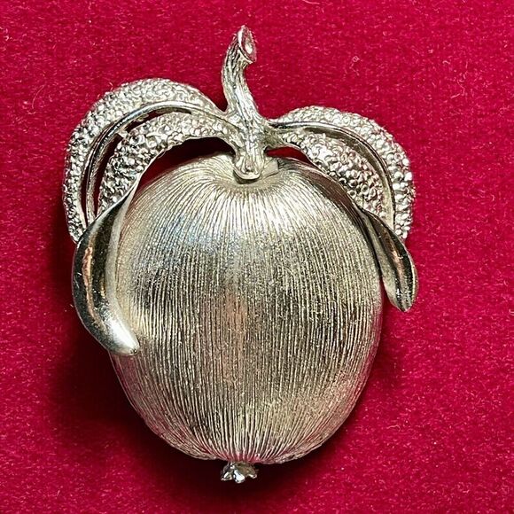 Sarah Coventry Jewelry - Vintage 1960s Sarah Coventry Adam's Delight Apple Brooch Pin Pendant Signed